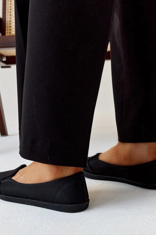 Melni aizsienami sporta apavi no...