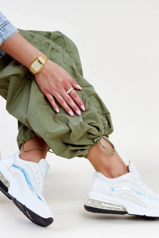 Baltas sporta apavi ar hologrammu Jelka