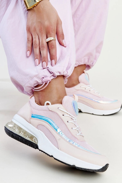 Rozā kedas ar Jelka hologrammu