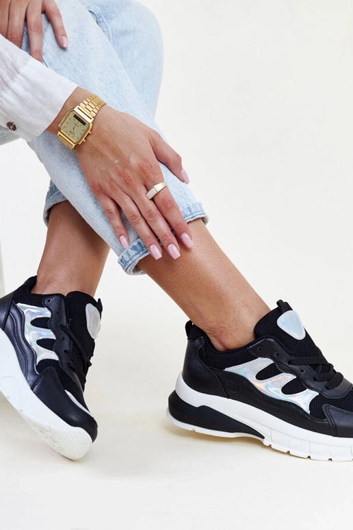 Melnas kedas ar biezām zolēm Matea