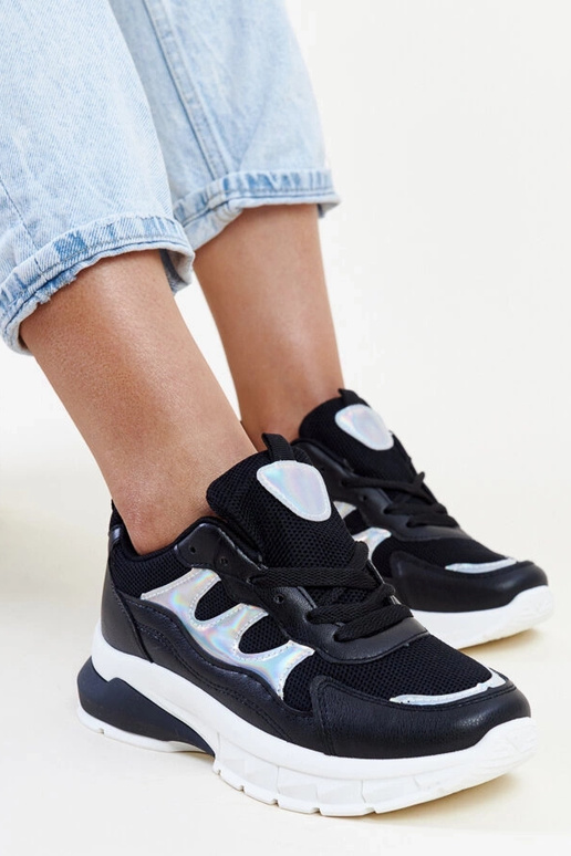 Melnas kedas ar biezām zolēm Matea