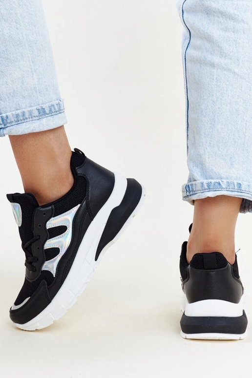 Melnas kedas ar biezām zolēm Matea