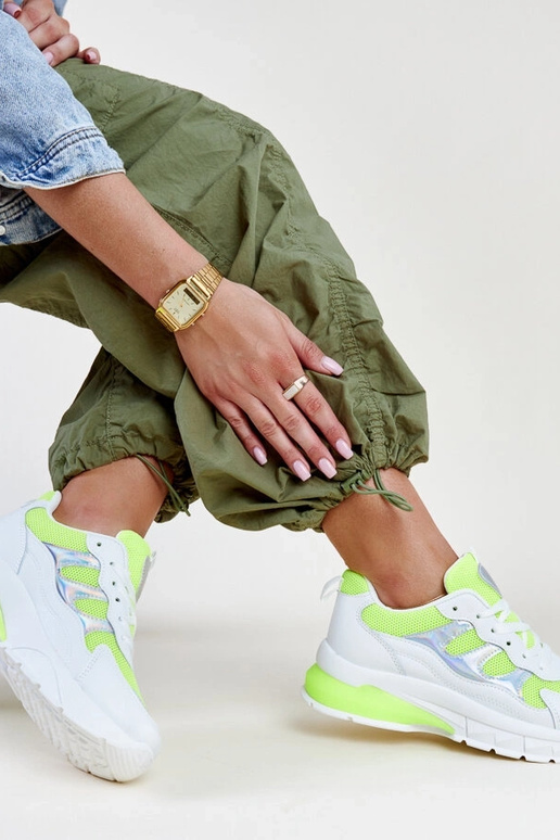 Matea baltas un dzeltenas kuplas...