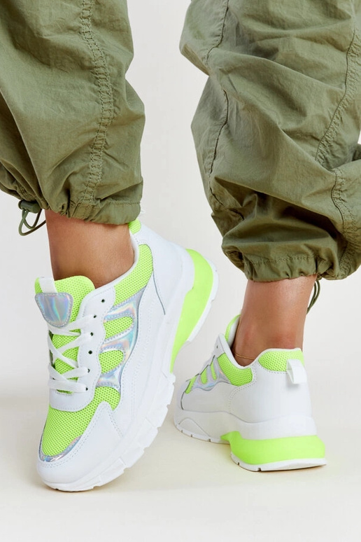 Matea baltas un dzeltenas kuplas...