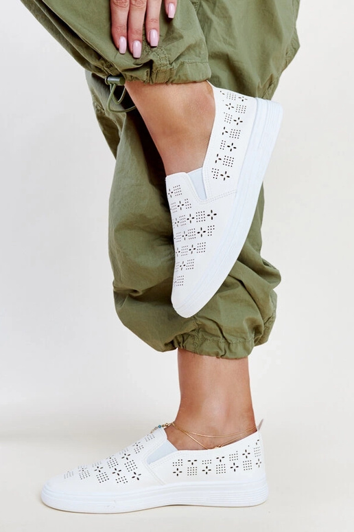 Hilal baltas uzvelkamas kedas