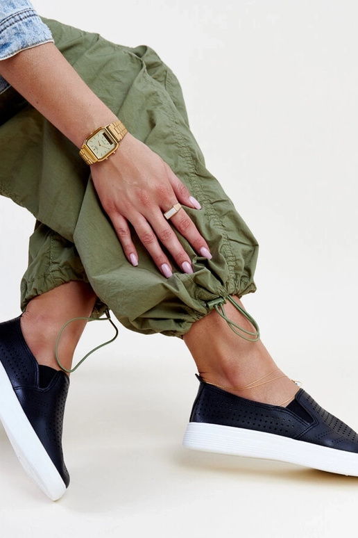 Melnas ažūra uzvelkamas kedas no Dafina