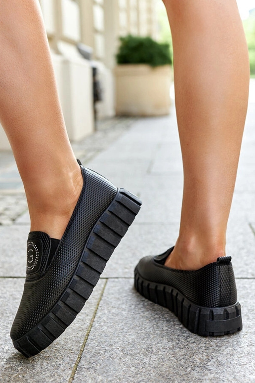 Melni puszābaki ar masīvu zoli Teska