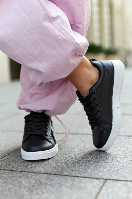 Melnas kedas eko ādas Brecht