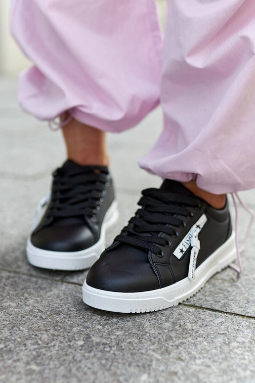 Melnas kedas eko ādas Brecht