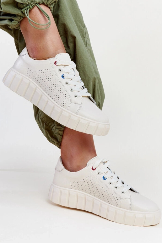 Bēšas ādas sporta apavi Zvonka