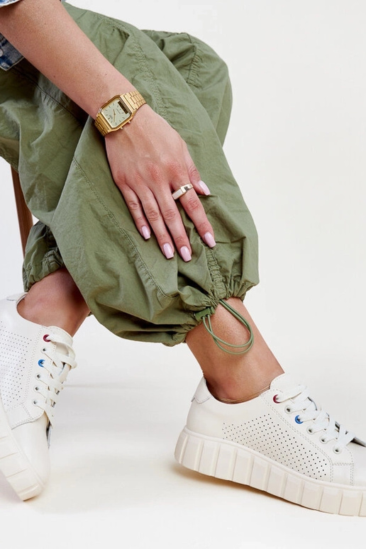 Bēšas ādas sporta apavi Zvonka