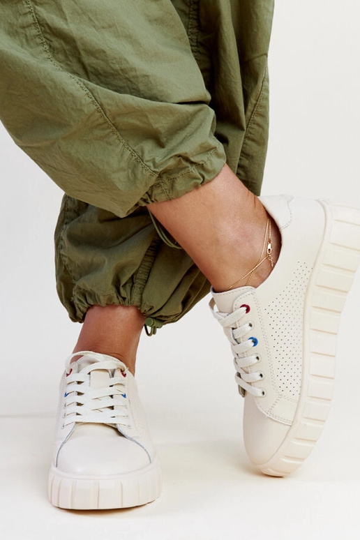 Bēšas ādas sporta apavi Zvonka