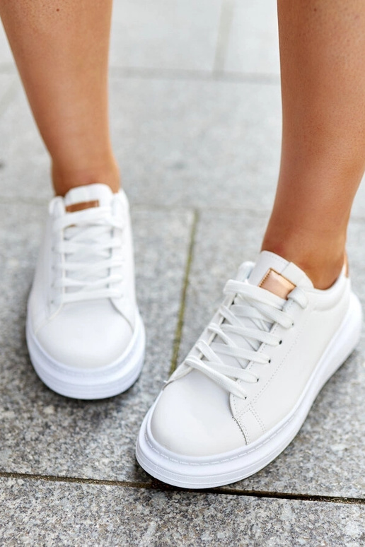 Baltas kedas ar biezu zoli Ivalu