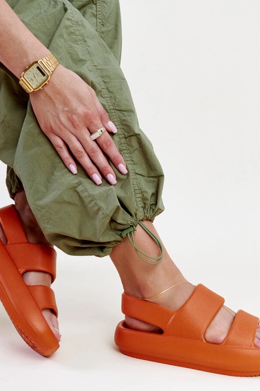 Attiana oranžas sandales