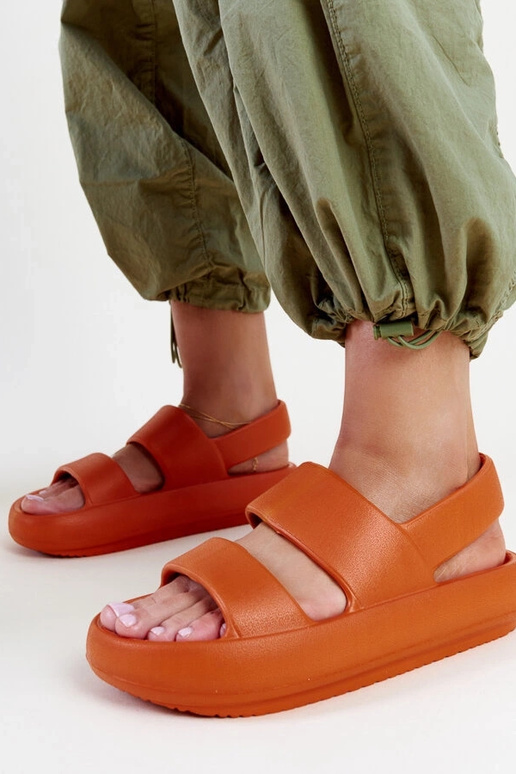 Attiana oranžas sandales