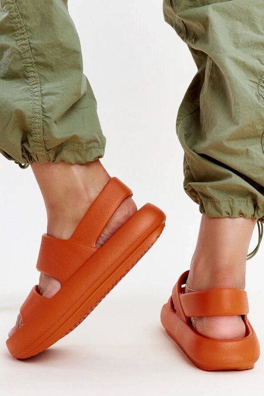 Attiana oranžas sandales