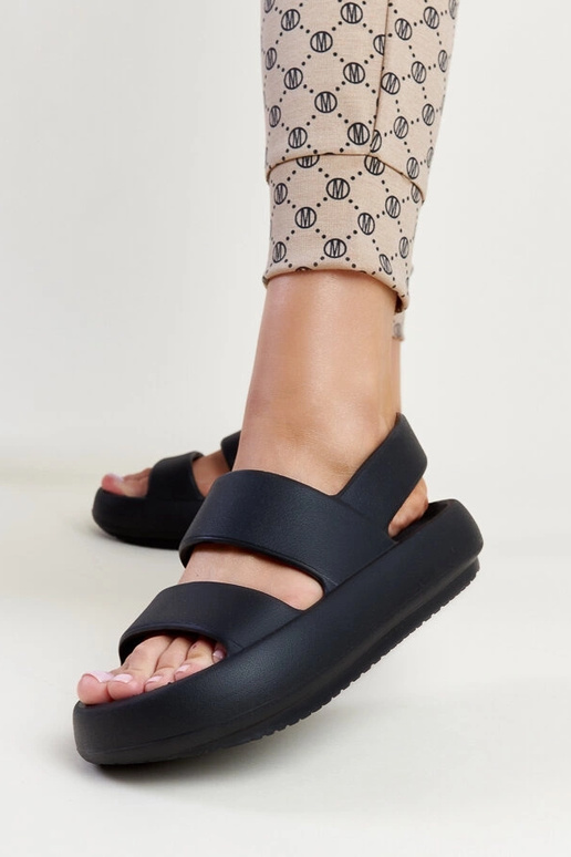 Attiana melnās sandales