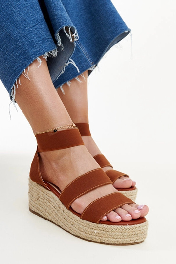 Brūnas Minna Wedge sandales 2