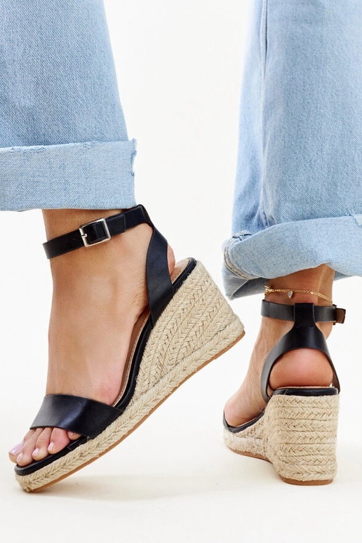 Melnas Koura Wedge sandales