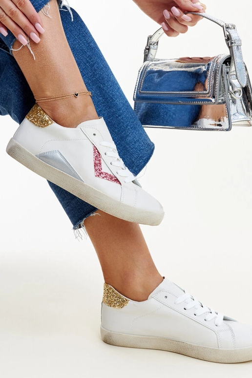 Baltas kedas ar "valkātu" efektu no...