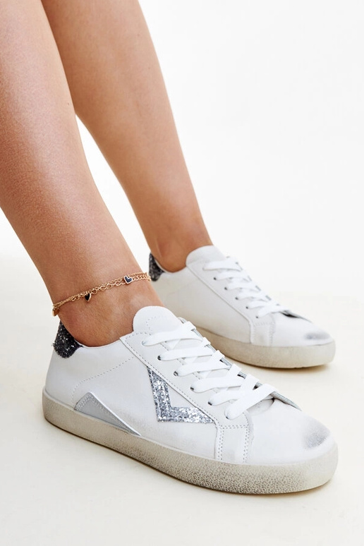 Baltas kedas ar "valkātu" efektu no...