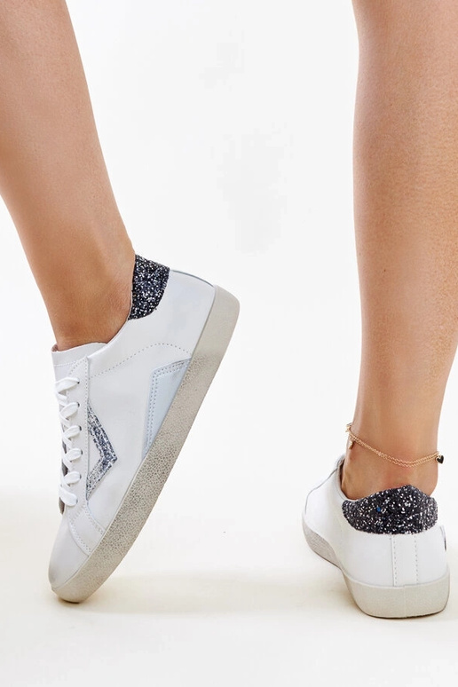 Baltas kedas ar "valkātu" efektu no...