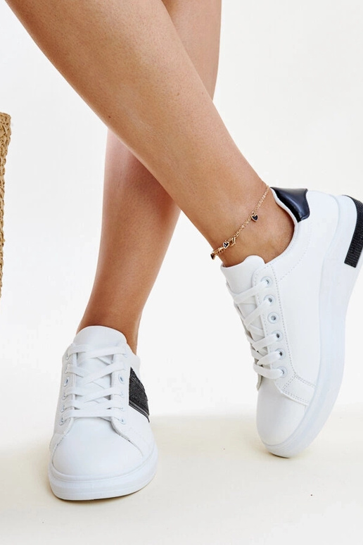 Melnbaltas kedas ar cirkoniem Giulia