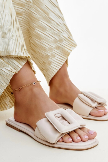 Bēšas flip-flops ar Ganema sprādzi