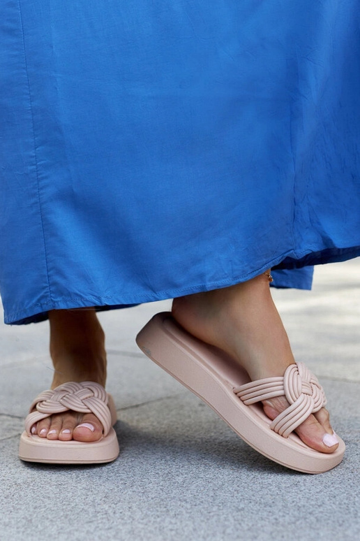 Bēšas gumijas flip-flops Ferrei