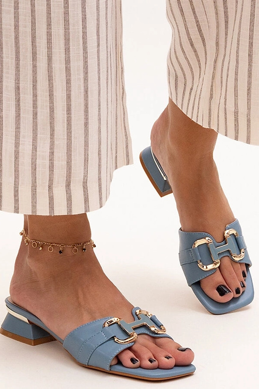 Zempapēžu mūļi ar dekoratīvu sprādzi...