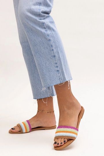 Marika daudzkrāsainas izšūtas flip-flops