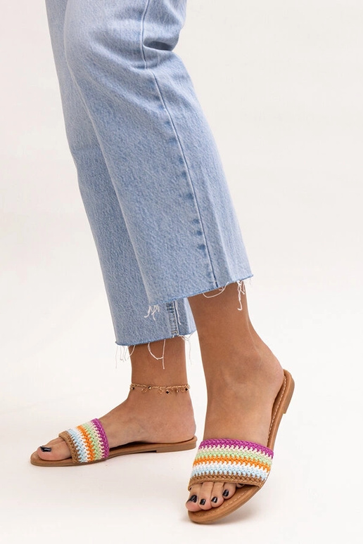 Marika daudzkrāsainas izšūtas flip-flops