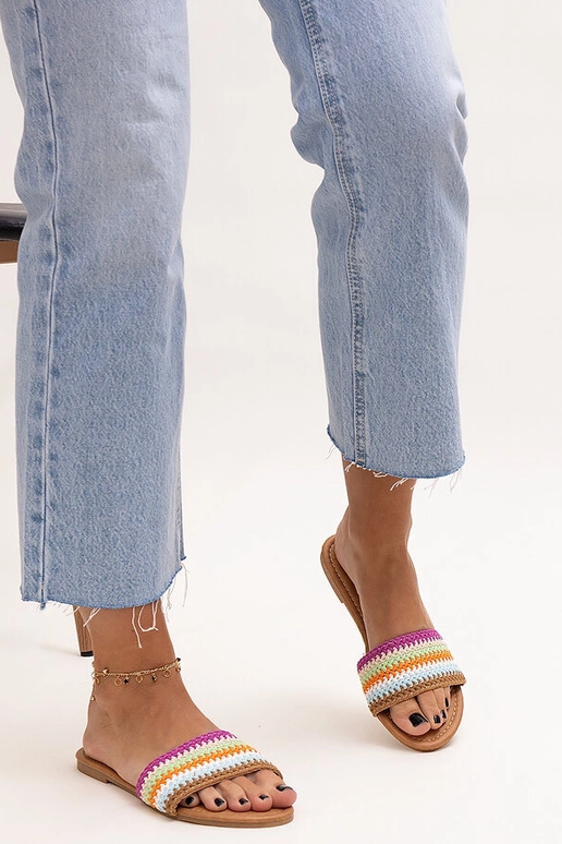 Marika daudzkrāsainas izšūtas flip-flops