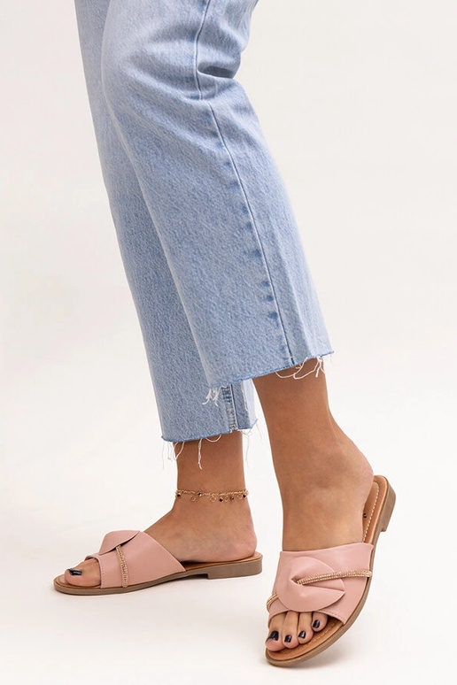 Cepures rotātas ar Amari cirkona...