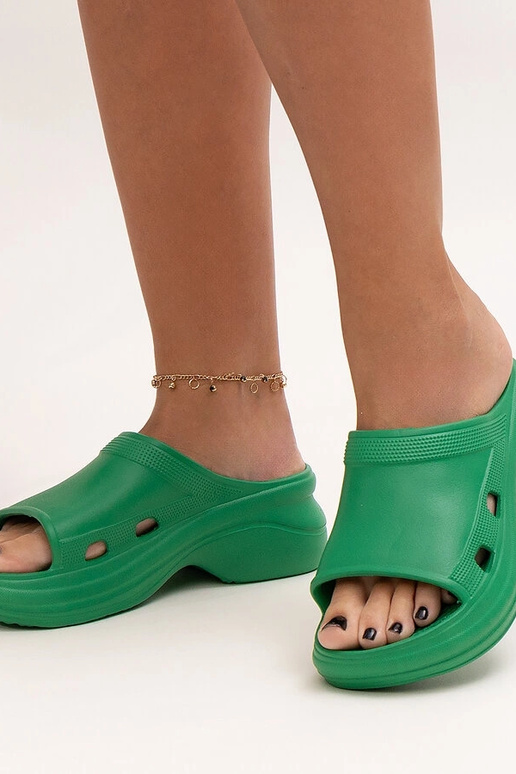 Zielas čības uz biezas zoles Elina