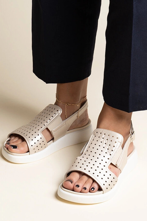 Zelta sandales ar ažūra augšdaļu Imogne