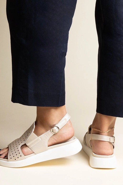 Zelta sandales ar ažūra augšdaļu Imogne