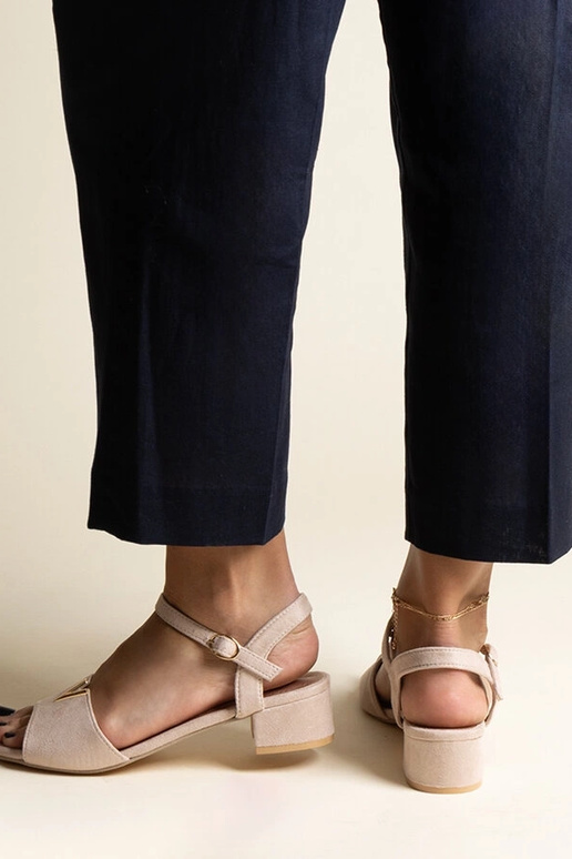 Bēšas zempapēžu sandales ar Horner...