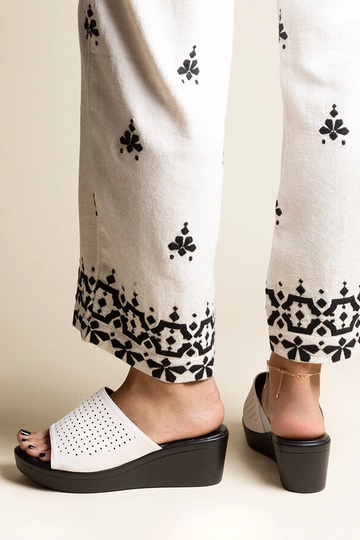 Baltas caurspīdīgas... 2