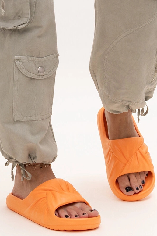 Apelsīnu cuntas putu čības