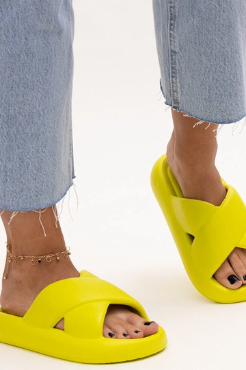 Zaļās putas Manua čības