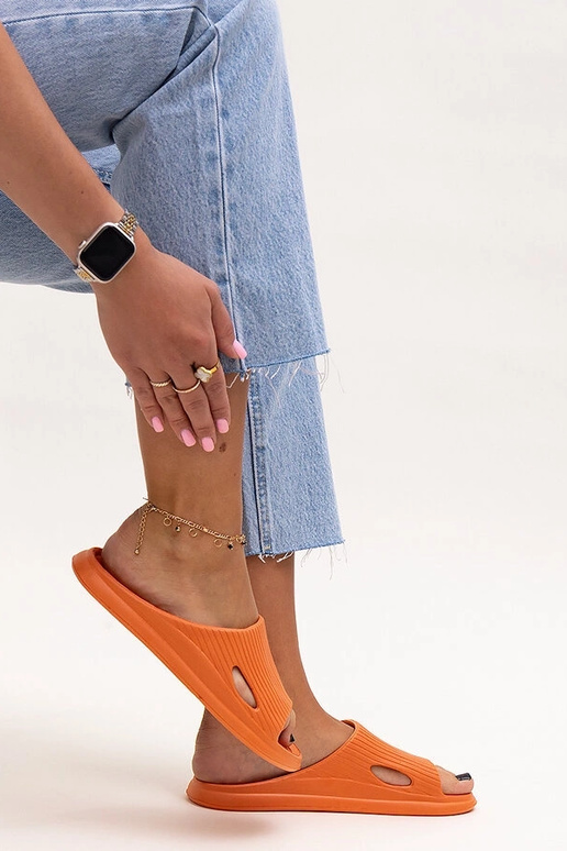 Mirtilas oranžas putu čības