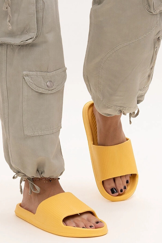 Menta dzeltenās putu čības