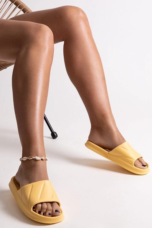 Dzeltenas Primula putu čības