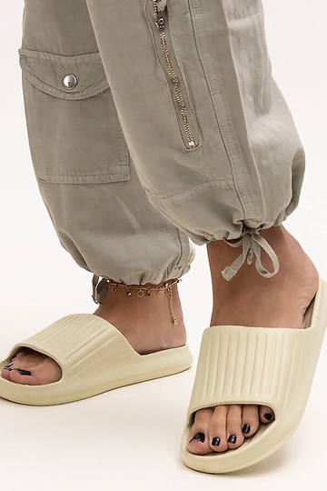 Gilly Green Foam Flip Flops