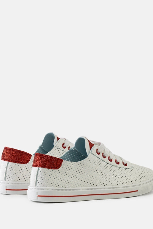 Sieviešu baltas perforētas kedas...