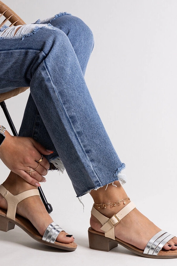 Sudraba zempapēžu sandales... 2