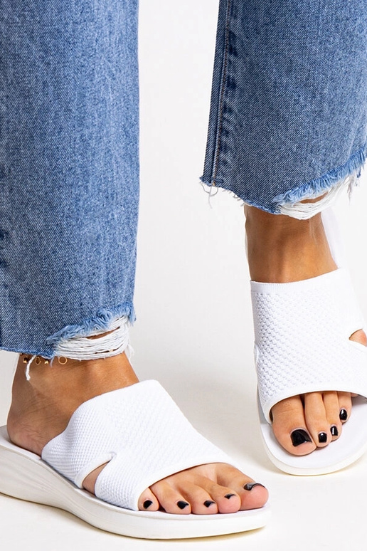 Linah baltas platformas flip-flops