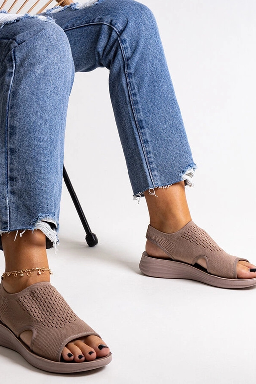 Brūnas platformas sandales Rawia