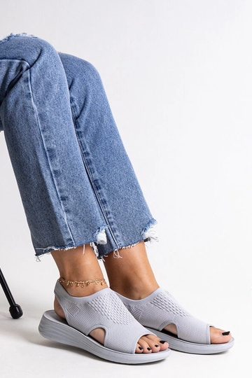 Pelēkas platformas sandales... 2